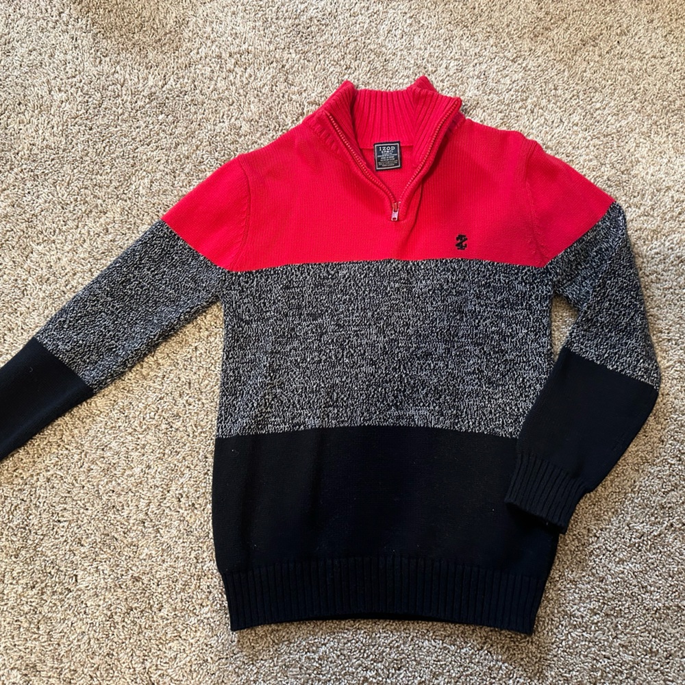 IZOD Boys Small size 6/7.  Worn once for Christmas.